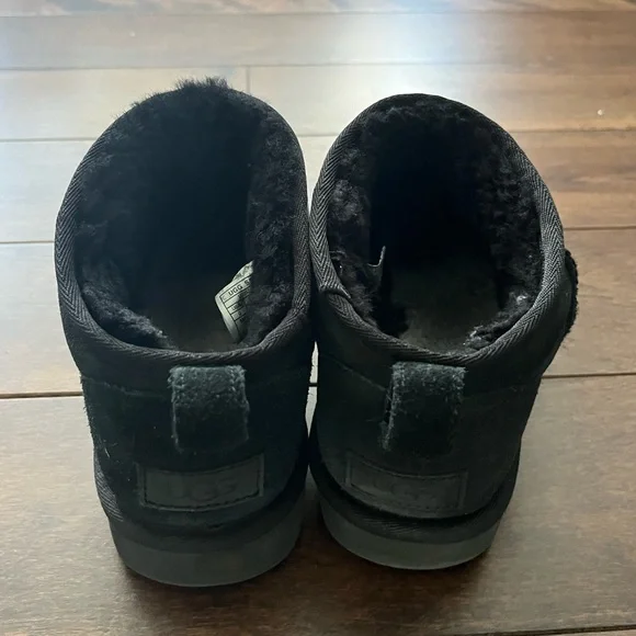 UGG Classic Ultra Mini - Picture 3 of 3
